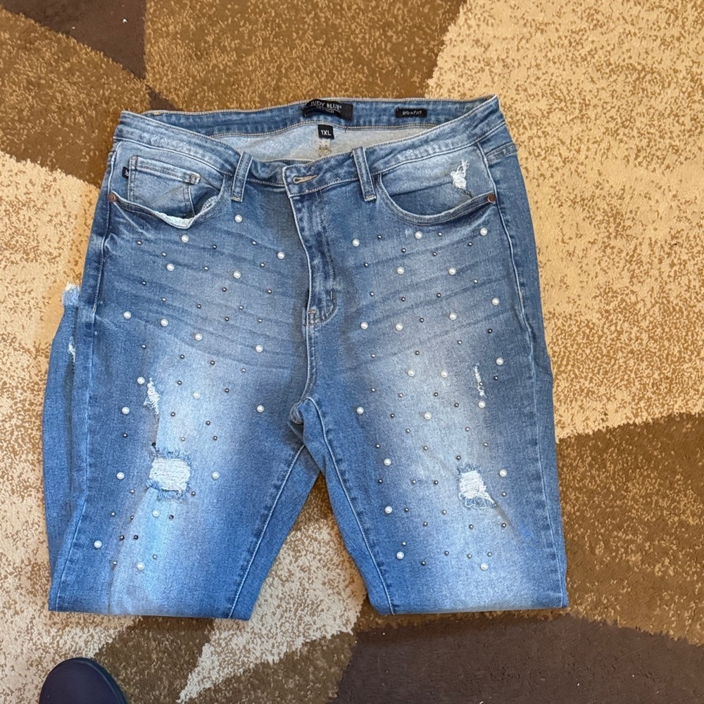Judy Blue Women's Denim Jeans with Pearl Details - Picture 6 of 7